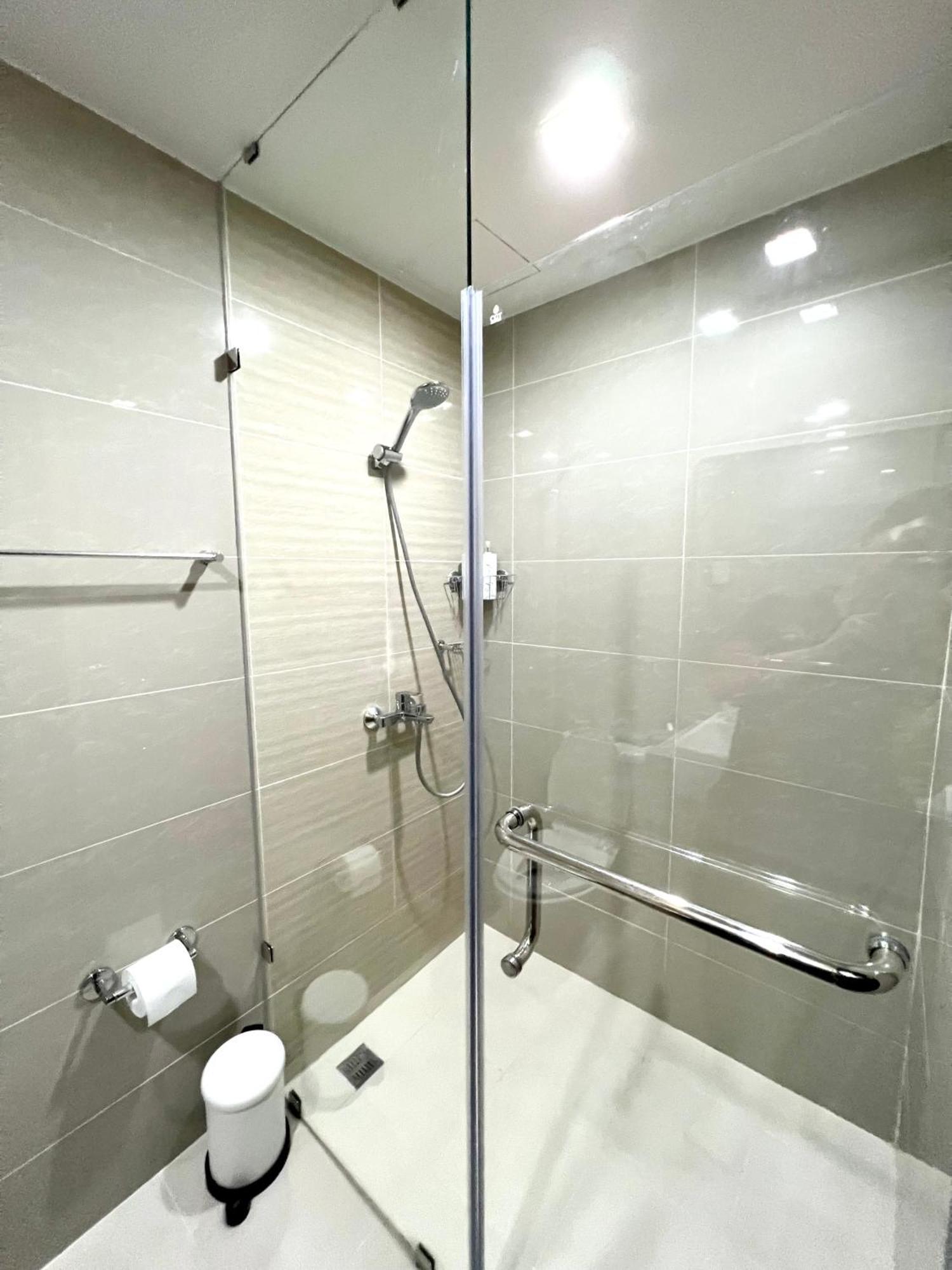 Daniella'S Modern & Cozy Suite In Uptown Bgc Μανίλα Εξωτερικό φωτογραφία